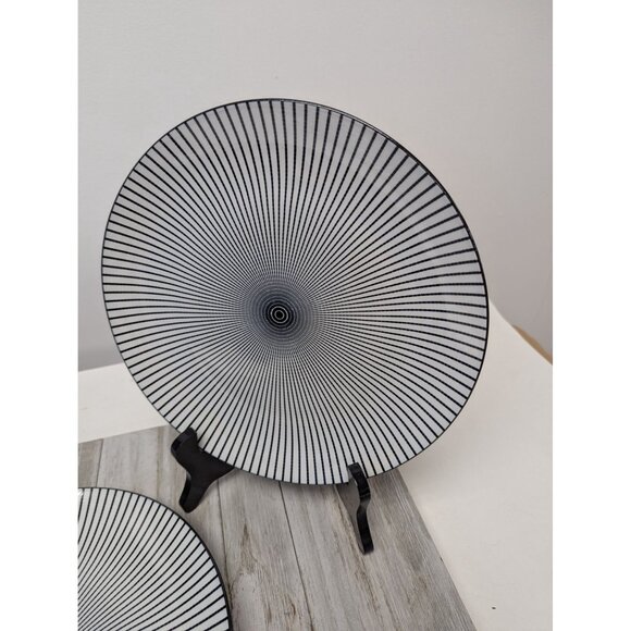 Royal Norfolk Black White Set Of 2 Dinner Plates 10 5/8" - Picture 3 of 7